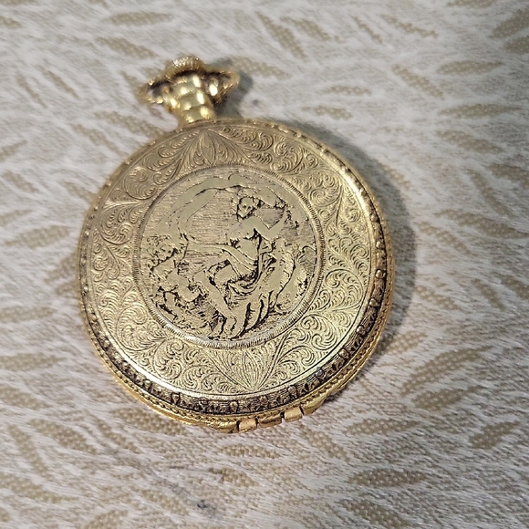 Vintage Max Factor Creme Puff Translucent Pressed Powder In Gold Tone Case - Picture 1 of 4